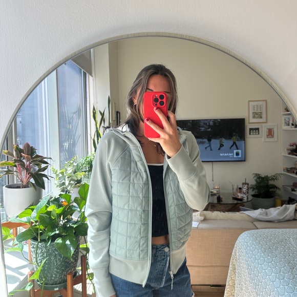 Old Navy Women's Quilted Puffer Jacket in Light Green - Picture 1 of 1